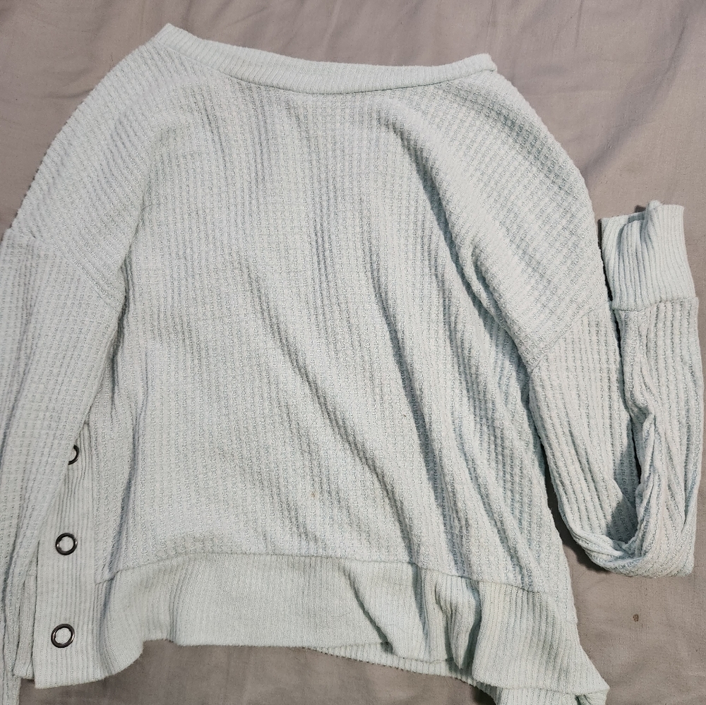 So light blue sweater sz large